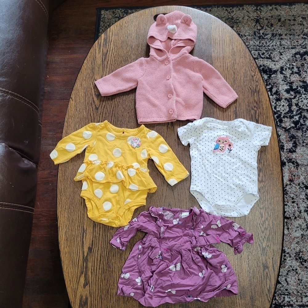 Bundle/Lot of Tops, Bodysuits, Sweater, and Zip Up Jacket Size Girl's 3 Months